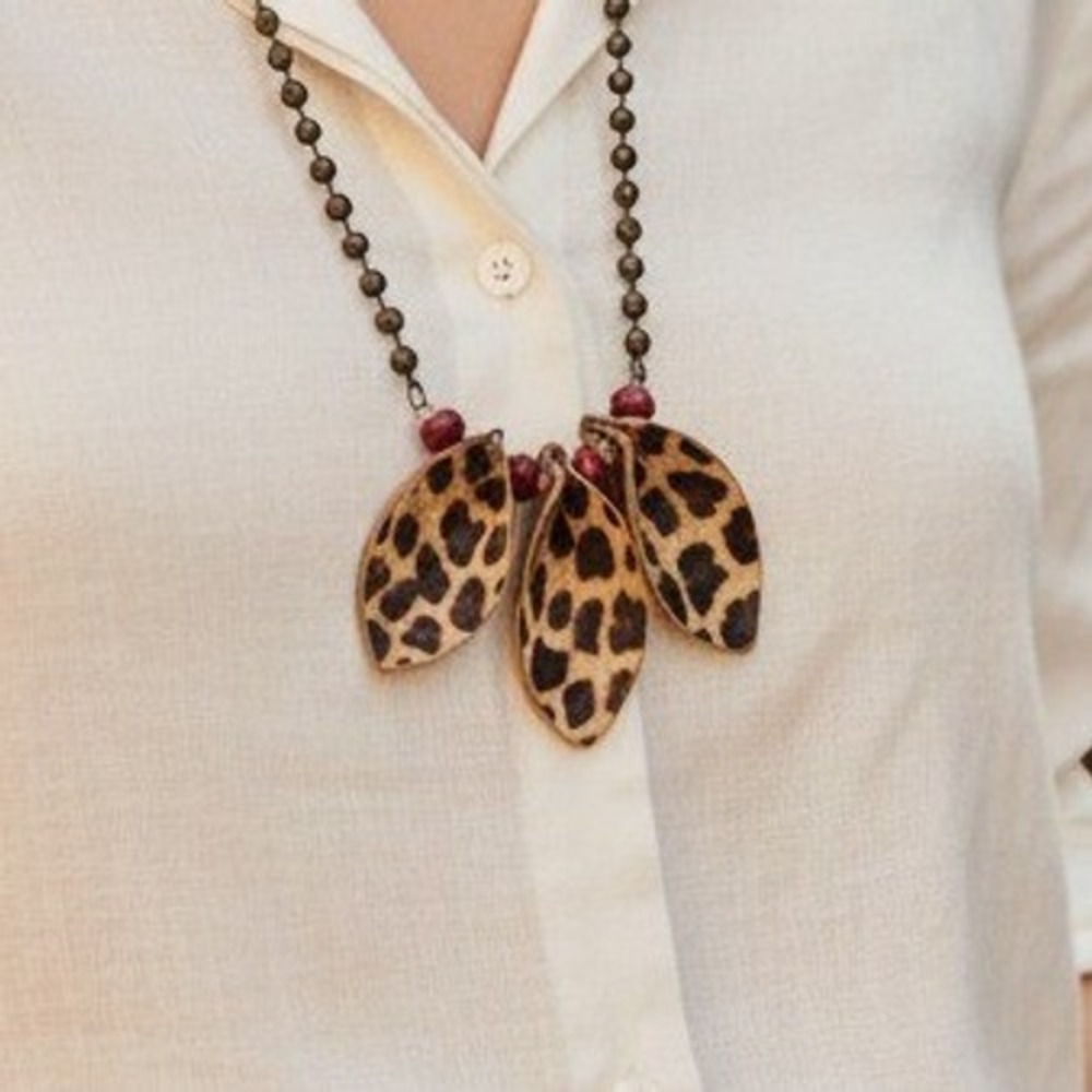 Plunder Necklace OS Bronze Leopard Print Leaf Statement Safari Boho Jewelry